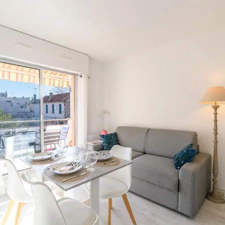 Apartment De La By Interhome