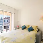 De La By Interhome *